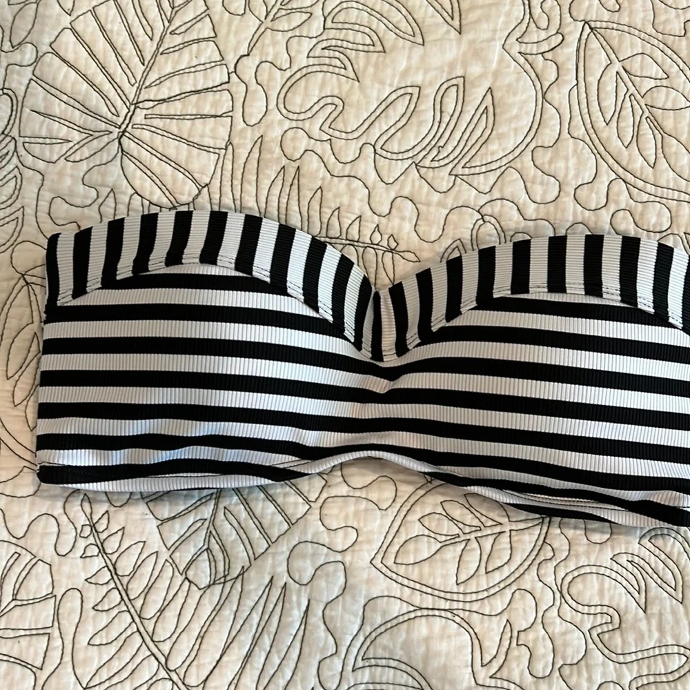 Black and White Striped, Strapless, Bandeau Bikini Top, Size Small - Picture 1 of 3